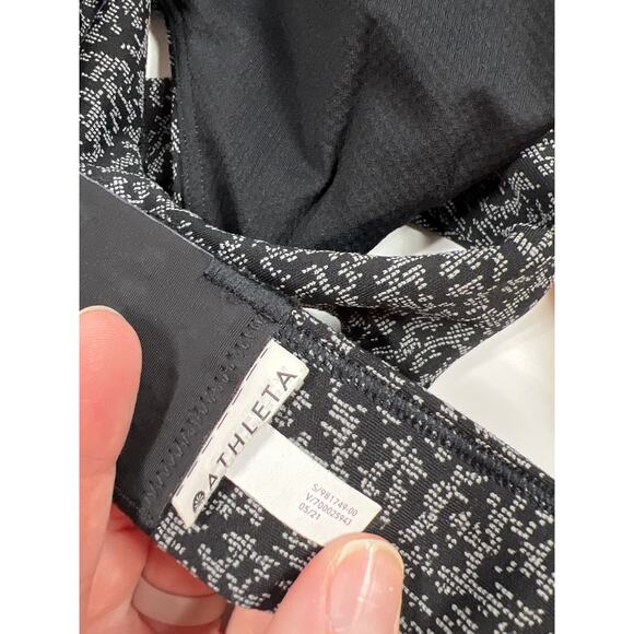 Athleta Women's Sports Bra Athletic Criss-Cross Back Gym Workout Large - Picture 5 of 5